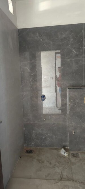 Bathroom in 4 BHK Apartment at Sheth 72 West, Andheri West – for Sale