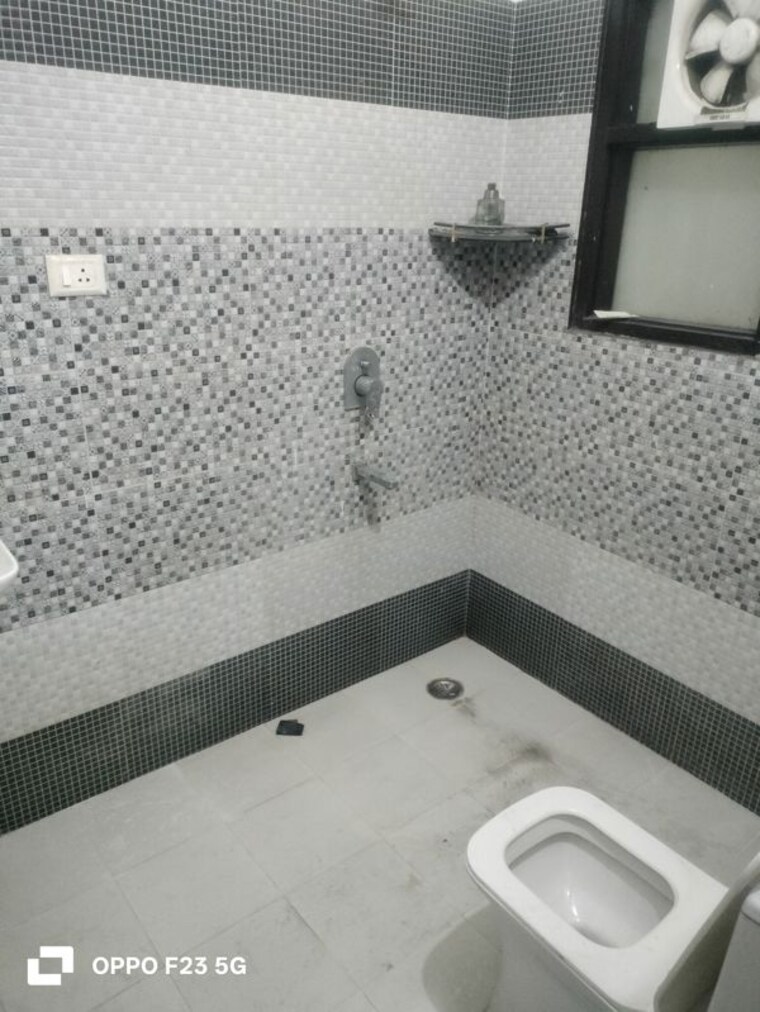 Bathroom, gomti nagar 2 Bedroom 2200 Sq.Ft. Builder Floor In Gomti Nagar Lucknow 10137563