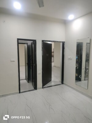 Room in 2 BHK Builder Floor at Gomti Nagar – for Rent