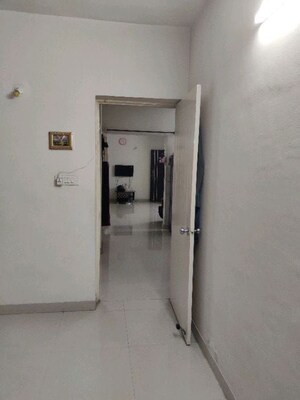 Room in 2 BHK Apartment at Sanskruti Arcade, Wakad – for Rent