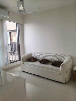 Bedroom in 2 BHK Apartment at Sunteck Avenue 2, Goregaon West – for Rent