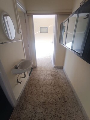  1 BHK Apartment at Krishna Nagar – for Rent