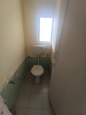 Bathroom in 1 BHK Apartment at Krishna Nagar – for Rent