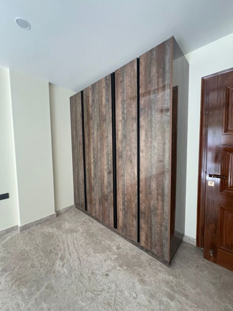 Room, sector 31 3 Bedroom 3000 Sq.Ft. Builder Floor In Sector 31 Gurgaon 10137608