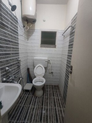 Bathroom in 1 BHK Builder Floor at Hsr Layout Sector 3 – for Rent