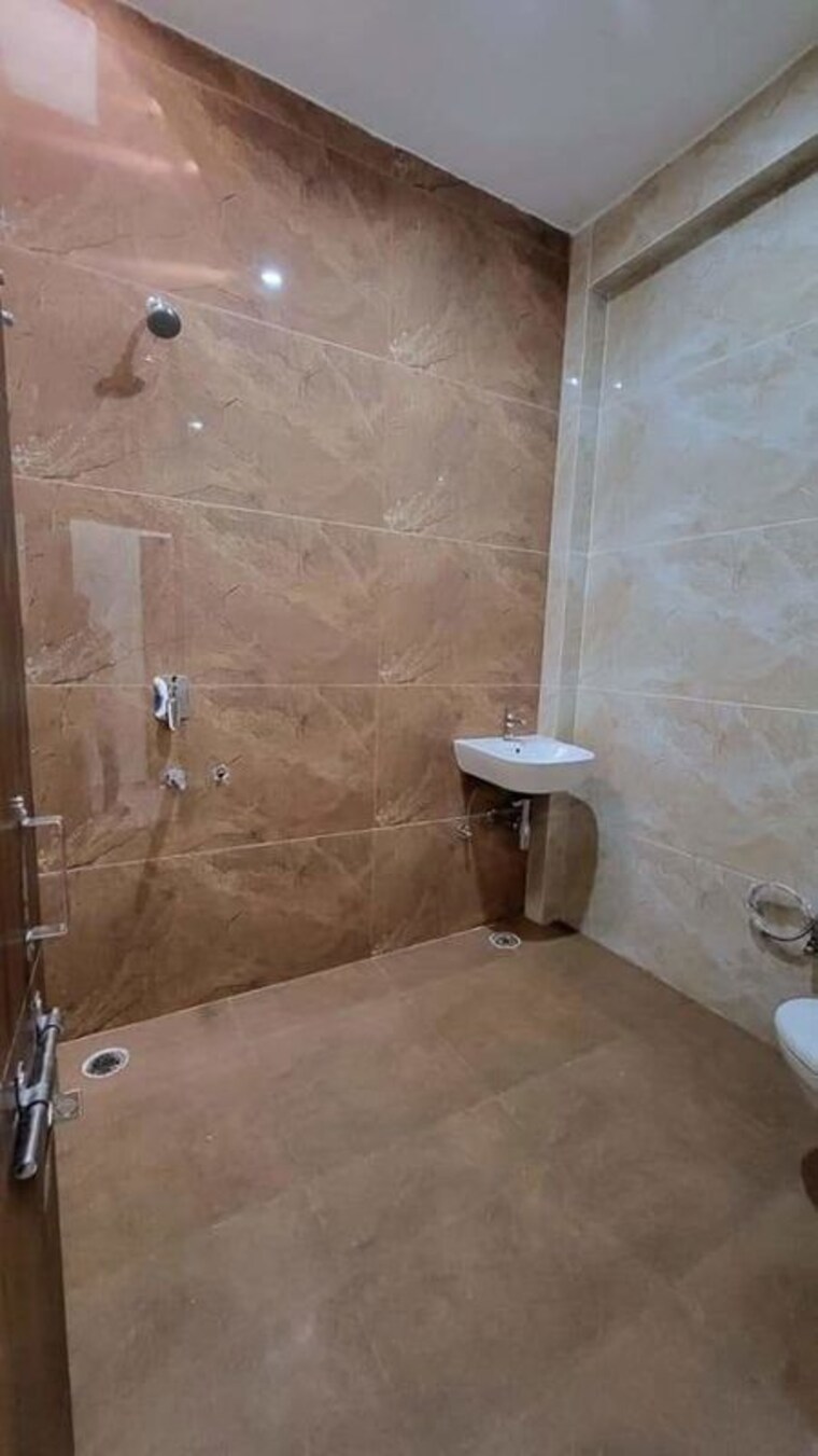 Bathroom, arsha-madhav-greens 3 Bedroom 1600 Sq.Ft. Villa In Gomti Nagar Lucknow 10137614