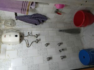 Bathroom in 1 BHK Apartment at Shubh Ashirwad, Parel – for Rent