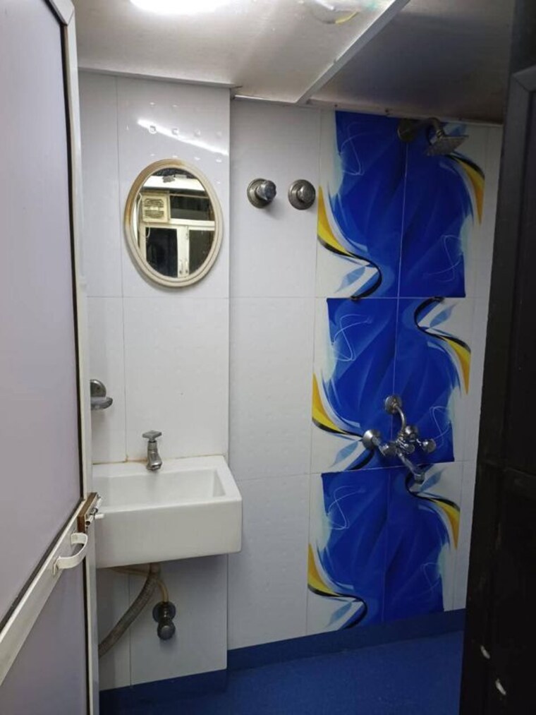 Bathroom, navbharat-sahyog-chs 1 RK 360 Sq.Ft. Apartment In Goregaon East Mumbai 10137620