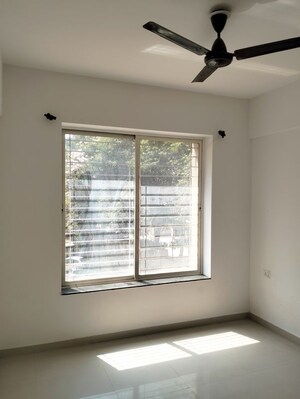 Room in 2 BHK Apartment at BK Jhala Kapil Woodrow Estate Phase 2, Wanwadi – for Rent