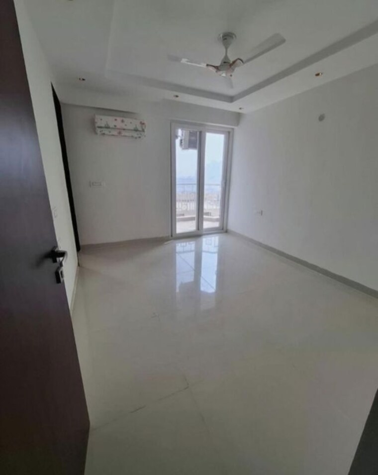 Room, hermitage-centralis 3 Bedroom 1800 Sq.Ft. Apartment In Vip Road Zirakpur 10137642