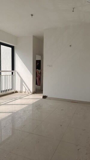 Room in 1 BHK Apartment at Conwood Astoria, Goregaon East – for Rent