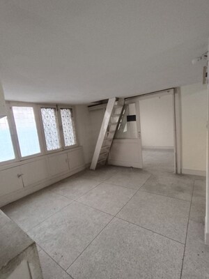 Building Lobby in 3 BHK Builder Floor at Green Park – for Rent