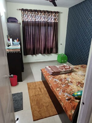 Master Bedroom in 2 BHK Apartment at Gomti Nagar – for Rent