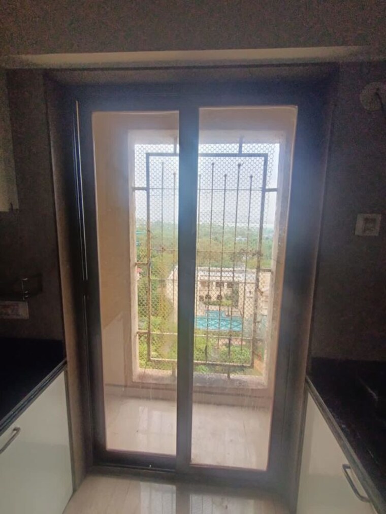 Other, madhav-palacia 3 Bedroom 850 Sq.Ft. Apartment In Ghodbunder Road Thane 10137679