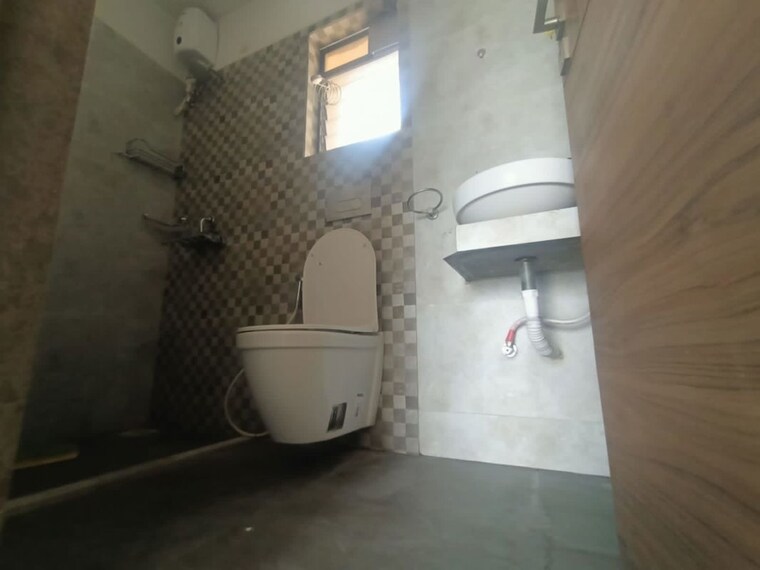 Bathroom, madhav-palacia 3 Bedroom 850 Sq.Ft. Apartment In Ghodbunder Road Thane 10137679