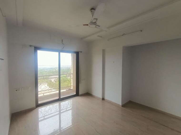 Room, madhav-palacia 3 Bedroom 850 Sq.Ft. Apartment In Ghodbunder Road Thane 10137679