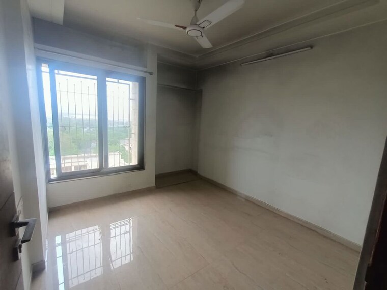 Room, madhav-palacia 3 Bedroom 850 Sq.Ft. Apartment In Ghodbunder Road Thane 10137679