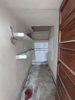 Staircase in 3 BHK Builder Floor at Green Park – for Rent
