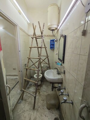 Master Bedroom in 3 BHK Builder Floor at Green Park – for Rent