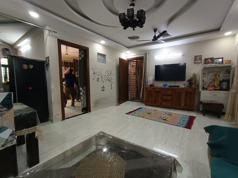 Bedroom, green fields colony 4 Bedroom 250 Sq.Yd. Builder Floor In Green Fields Colony Faridabad 10137698