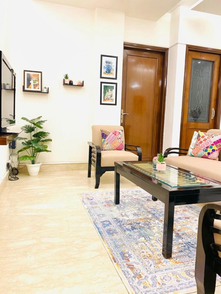 Gym, defence colony 2 Bedroom 150 Sq.Yd. Builder Floor In Defence Colony Delhi 10137709