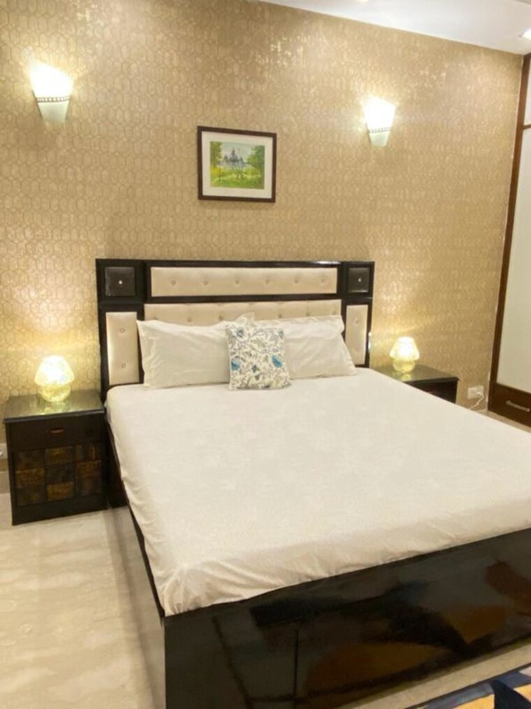 Bedroom, defence colony 2 Bedroom 150 Sq.Yd. Builder Floor In Defence Colony Delhi 10137709