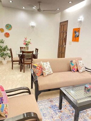 Furnished Amenities in 2 BHK Builder Floor at Defence Colony – for Rent