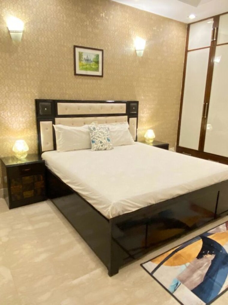 Bedroom, defence colony 2 Bedroom 150 Sq.Yd. Builder Floor In Defence Colony Delhi 10137709