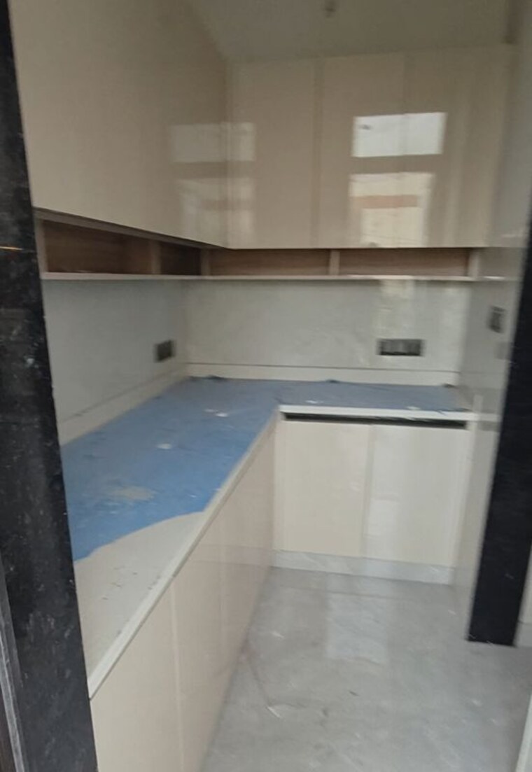 Kitchen, sector 28 4 Bedroom 250 Sq.Yd. Builder Floor In Sector 28 Faridabad 10137718