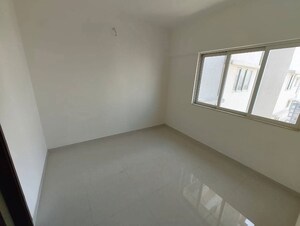 Room in 2 BHK Apartment at Omkar Signet, Malad East – for Rent