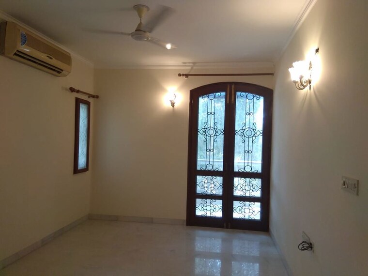 Room, sector 45 6+ Bedroom 8000 Sq.Ft. Villa In Sector 45 Gurgaon 10137727