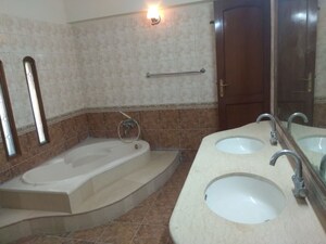 Bathroom in 6+ BHK Villa at Sector 45 – for Sale