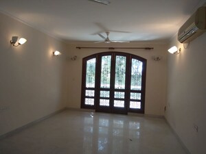 Room in 6+ BHK Villa at Sector 45 – for Sale