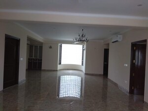 Room in 6+ BHK Villa at Sector 45 – for Sale