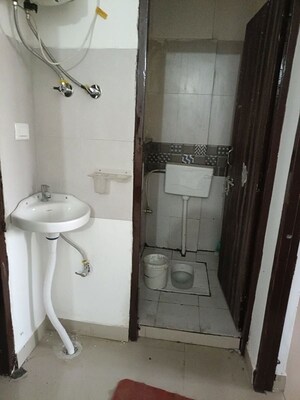 Bathroom in 1 BHK Apartment at Sector 19 Dwarka – for Rent