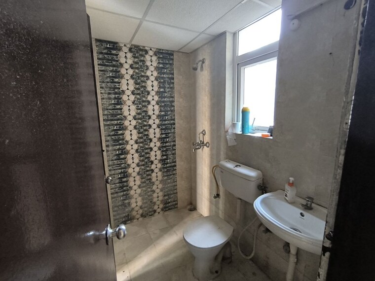 Bathroom, signature-the-serenas 2 Bedroom 531 Sq.Ft. Apartment In Sohna Sector 36 Gurgaon 9852019