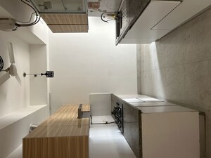 Kitchen in 3.5 BHK Apartment at Unitech Uniworld Gardens, Sector 47 – for Rent