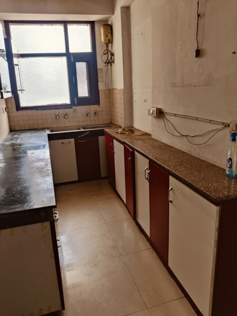 Kitchen, guru-nanak-enclave 3 Bedroom 1000 Sq.Ft. Builder Floor In Dhakoli Zirakpur 10137756