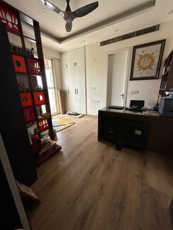 4 BHK + Servant Room,Extra Room Apartment For Rent in Prateek Edifice