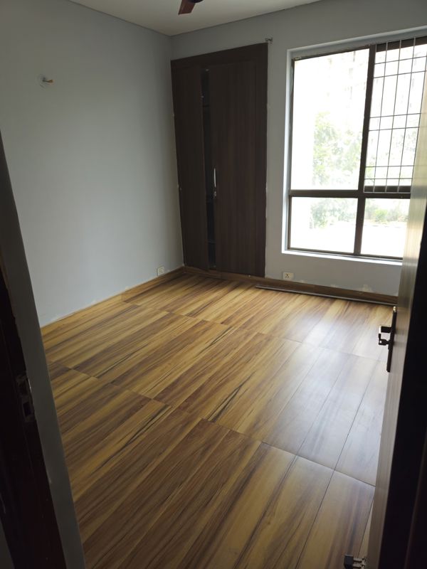 2 BHK Apartment For Rent in Unitech Vistas