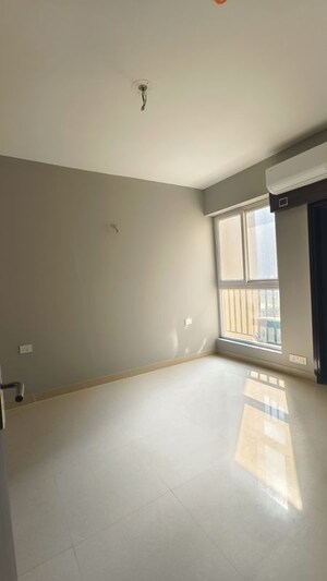 Room in 3 BHK Apartment at Tata Eureka Park, Sector 150 – for Rent