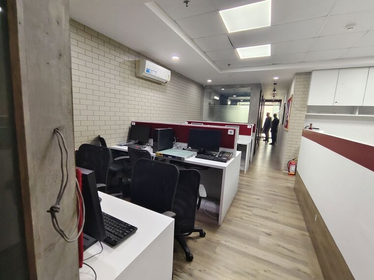 Team Area, dlh-park Commercial Office Space 1500 Sq.Ft. In Malad West Mumbai 10137789