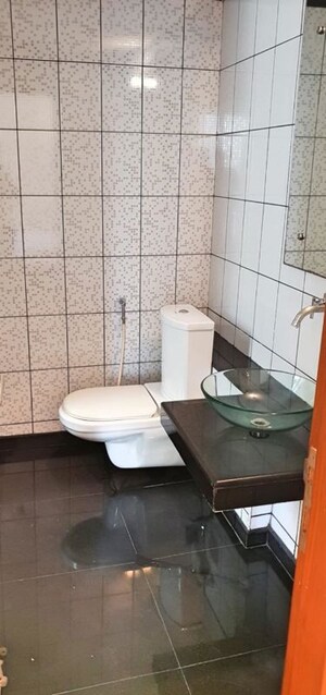 Bathroom in 3.5 BHK Apartment at Unitech Uniworld Gardens, Sector 47 – for Rent
