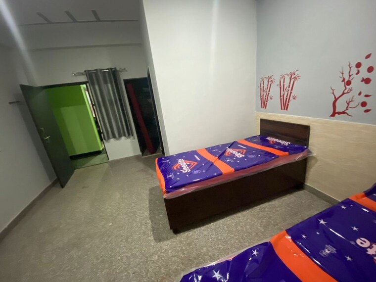Bedroom, chhalera Pg For Boys & Girls In Chhalera 10137796