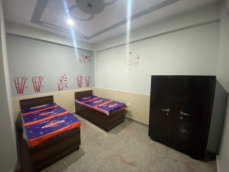 Bedroom, chhalera Pg For Boys & Girls In Chhalera 10137796