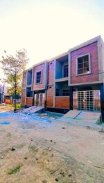 3.5 BHK + Pooja Room,Servant Room,Extra Room 96 Sq.Yd. Independent House in New Suraksha Vihar Phase 2