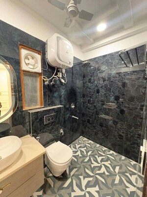 Bathroom in 4 BHK Builder Floor at BPTP Amstoria, Sector 102 – for Sale