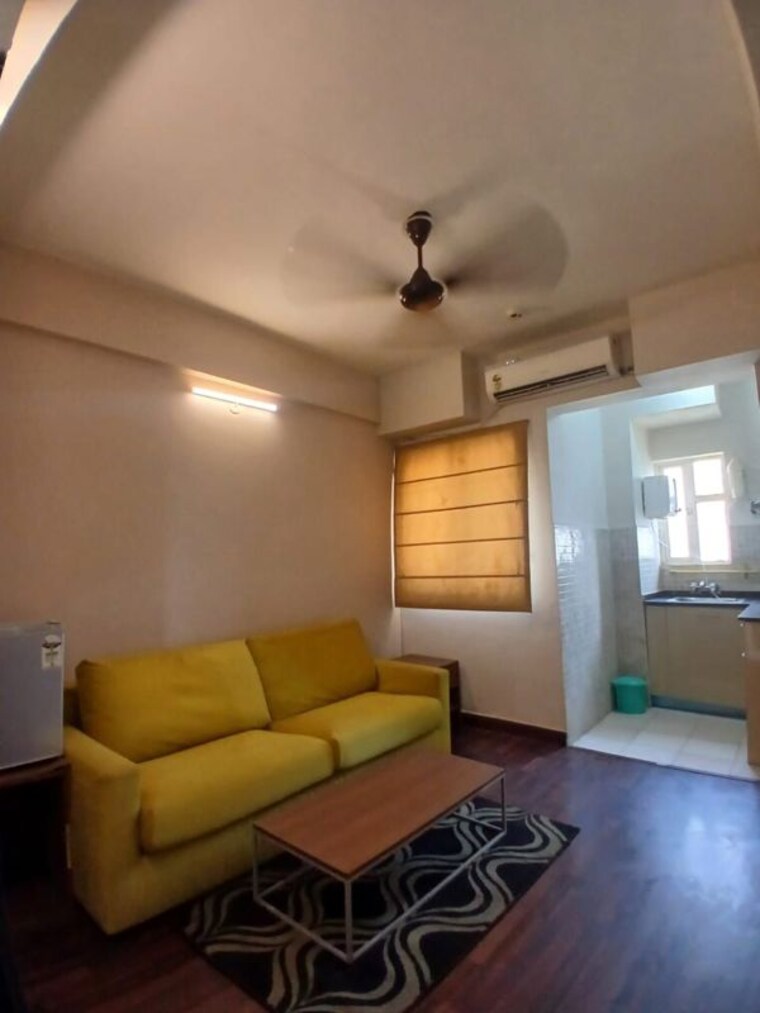 Living Room, paras-tierea 1 Bedroom 450 Sq.Ft. Apartment In Sector 137 Noida 10137882