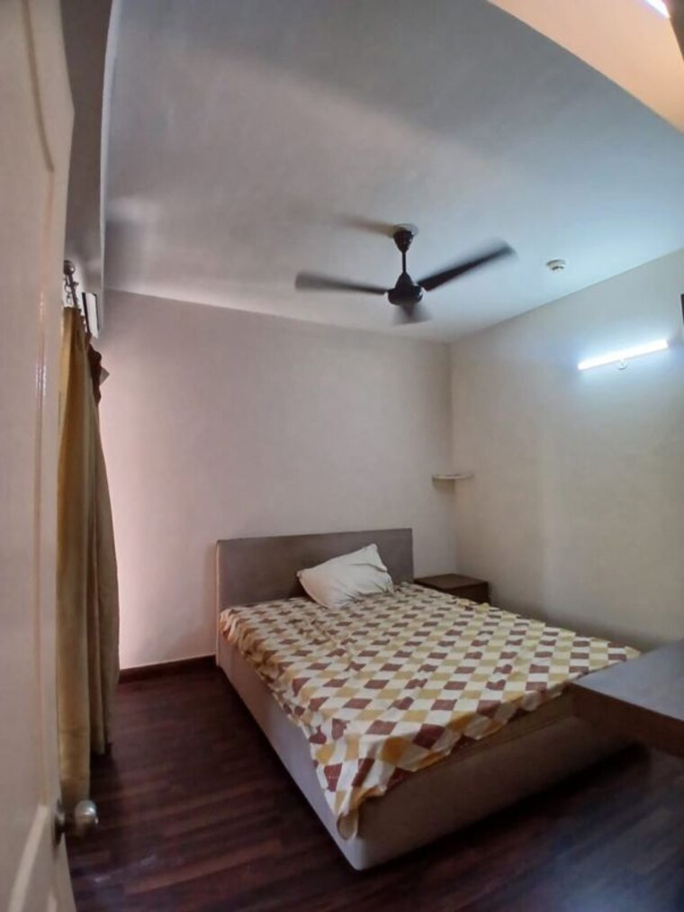 Bedroom, paras-tierea 1 Bedroom 450 Sq.Ft. Apartment In Sector 137 Noida 10137882