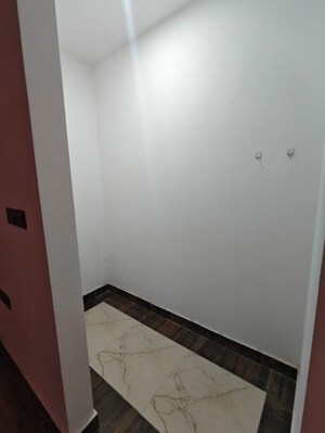 Room in 3.5 BHK Independent House at Jogiwala Chowk – for Rent